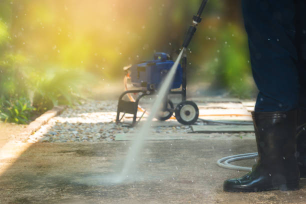 Best Sidewalk and Walkway Cleaning  in Farmingville, NY